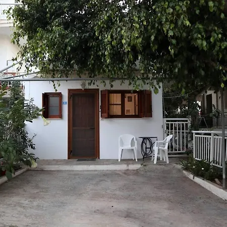 Sophie's Traditional Hospitality アパート モネンバシア